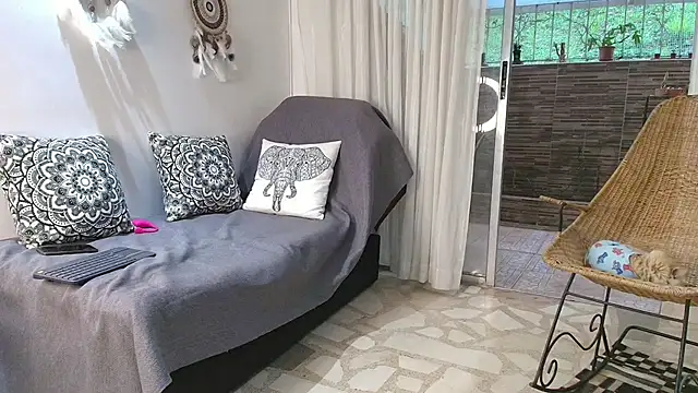 MarilynDavies online show from 02.19.25