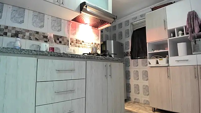 MarilynDavies online show from 10.12.25