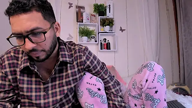 Idara and Edahi01 online show from 03.22.25