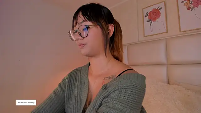 Aily Yozuko online show from 12.16.25