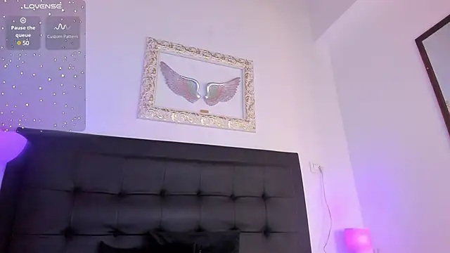 Mia 222 online show from 02.11.25