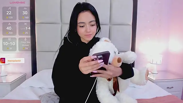 HannaClarrk  online show from 12.24.24