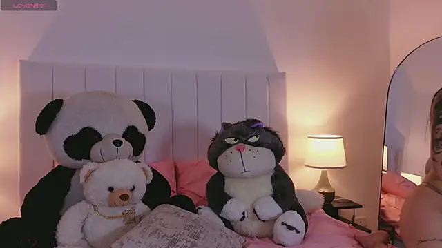 HannaClarrk  online show from 04.18.26