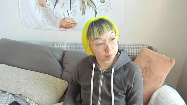 Snapshot of luxgray chatting on 02.13.26 luxgray online show from 02.13.26