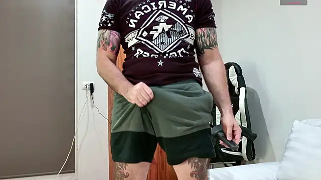 Snapshot of JayXCee_Official chatting on 02.08.25 JayXCee Official online show from 02.08.25