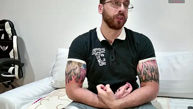 Snapshot of JayXCee_Official chatting on 02.08.25 JayXCee Official online show from 02.08.25