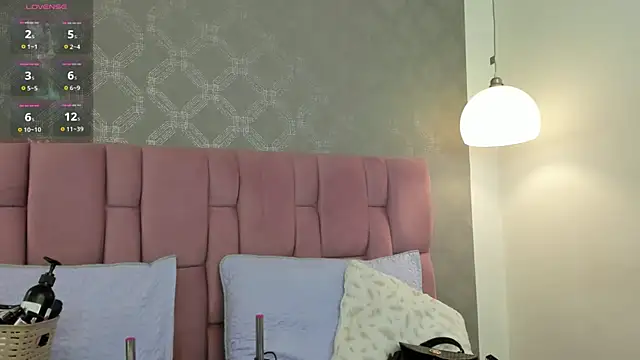 brithanyadams23 online show from 11.26.25