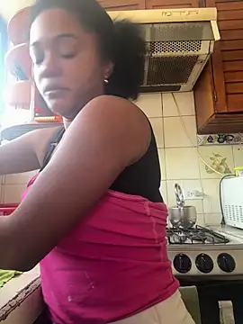 Snapshot of Noviostoxico chatting on 12.18.25 Noviostoxico online show from 12.18.25