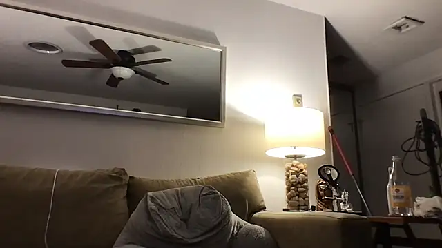 Snapshot of Rock_Pierce chatting on 03.15.25 Rock Pierce online show from 03.15.25