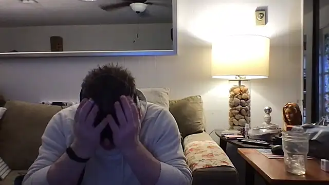 Snapshot of Rock_Pierce chatting on 11.01.25 Rock Pierce online show from 11.01.25