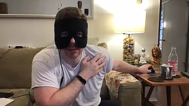 Snapshot of Rock_Pierce chatting on 11.06.25 Rock Pierce online show from 11.06.25