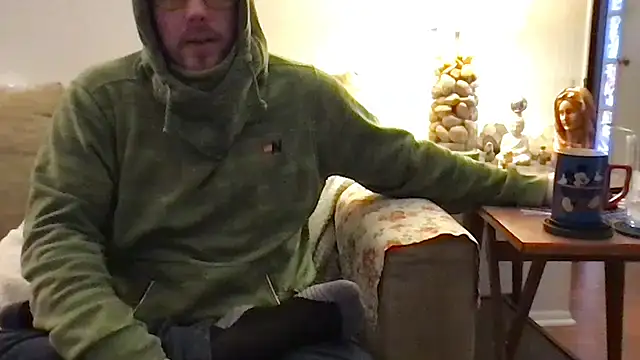 Snapshot of Rock_Pierce chatting on 11.13.25 Rock Pierce online show from 11.13.25