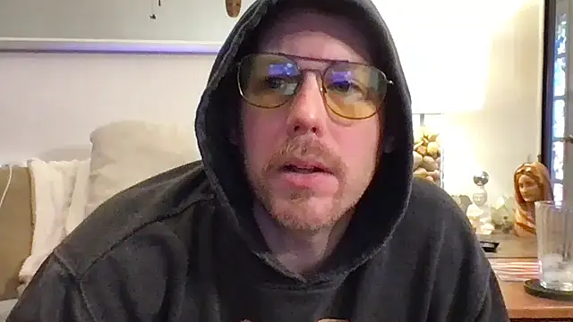 Snapshot of Rock_Pierce chatting on 11.14.25 Rock Pierce online show from 11.14.25