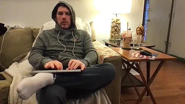 Snapshot of Rock_Pierce chatting on 11.26.25 Rock Pierce online show from 11.26.25