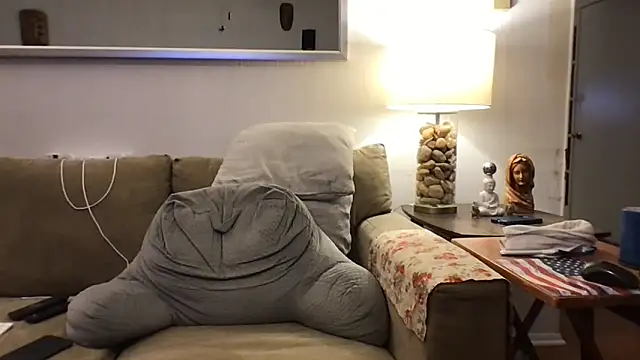 Snapshot of Rock_Pierce chatting on 12.15.25 Rock Pierce online show from 12.15.25