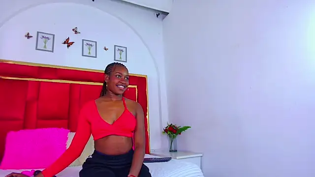 Snapshot of CoralHarrinson chatting on 12.03.25 CoralHarrinson online show from 12.03.25