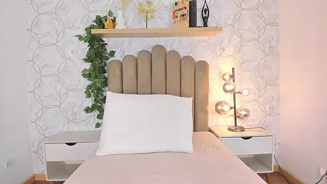 Roma  love online show from 10.18.25