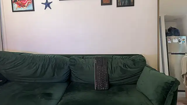 Redfloweer1 online show from 02.26.26