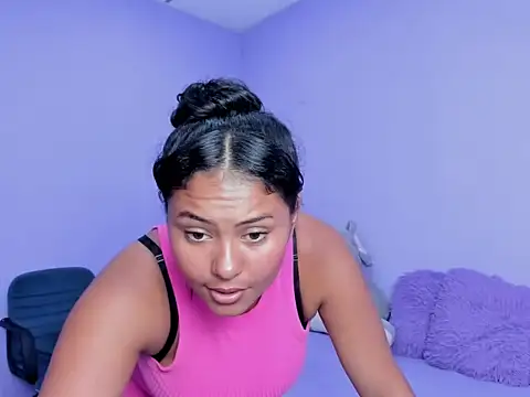 Snapshot of ariel_milk chatting on 03.12.25 ariel milk online show from 03.12.25