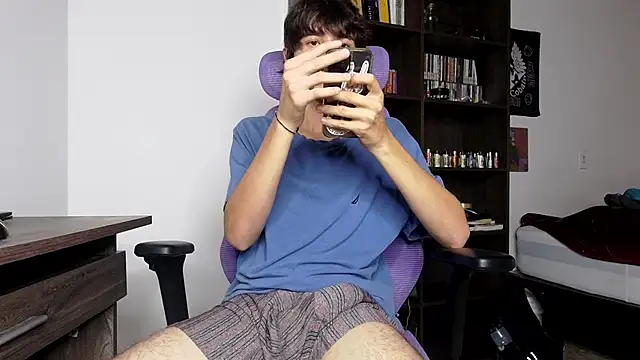 Snapshot of alex_connorr chatting on 11.28.25 alex connorr online show from 11.28.25