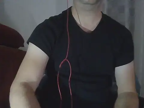 Snapshot of fikoivos chatting on 11.08.25 fikoivos online show from 11.08.25