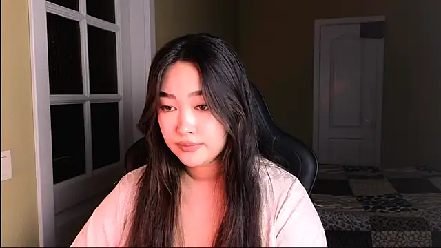 Erica Wayne online show from 02.04.25