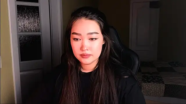 Erica Wayne online show from 02.14.25