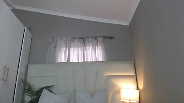 Snapshot of naughtyblackdolie chatting on 01.18.26 naughtyblackdolie online show from 01.18.26