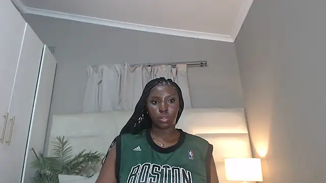 Snapshot of naughtyblackdolie chatting on 04.18.26 naughtyblackdolie online show from 04.18.26
