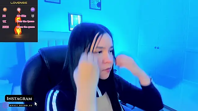 Hanna  Becker  online show from 12.19.25