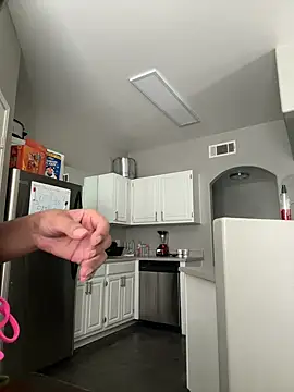 Snapshot of juicyyy323 chatting on 01.10.25 juicyyy323 online show from 01.10.25