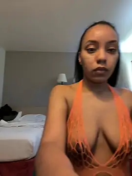 Snapshot of juicyyy323 chatting on 01.18.25 juicyyy323 online show from 01.18.25