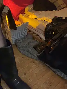 Snapshot of alexheels_boots chatting on 02.05.25 alexheels boots online show from 02.05.25