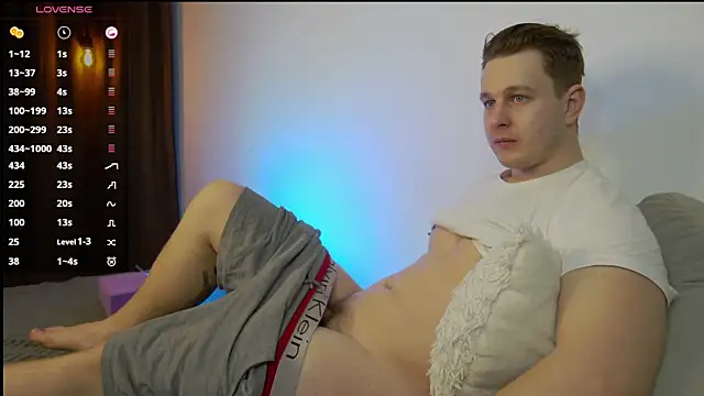 Snapshot of charlie_smiley chatting on 02.20.25 charlie smiley online show from 02.20.25