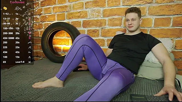 Snapshot of charlie_smiley chatting on 02.09.26 charlie smiley online show from 02.09.26