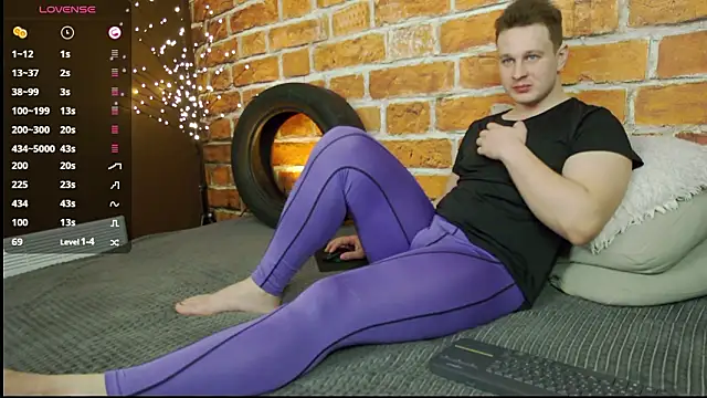 Snapshot of charlie_smiley chatting on 02.13.26 charlie smiley online show from 02.13.26