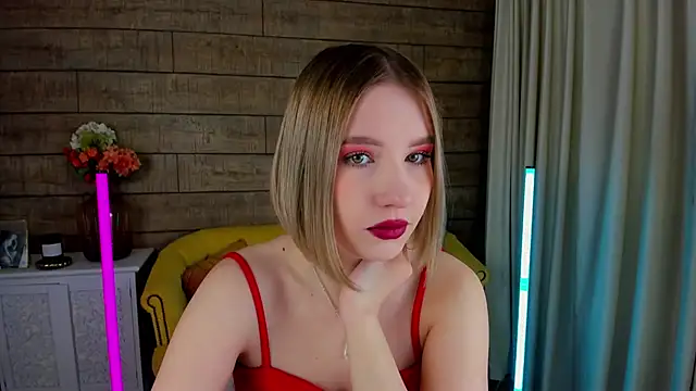 LiliLinn online show from 02.04.25