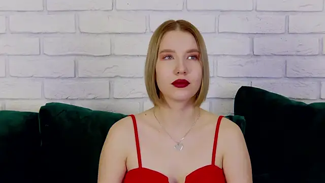 LiliLinn online show from 02.10.25