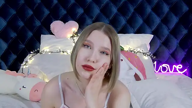 LiliLinn online show from 03.03.25