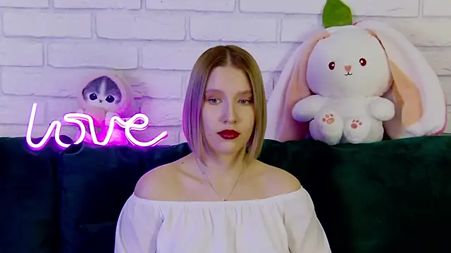 LiliLinn online show from 03.05.25