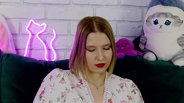 LiliLinn online show from 03.12.25