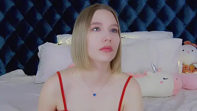 LiliLinn online show from 03.19.25