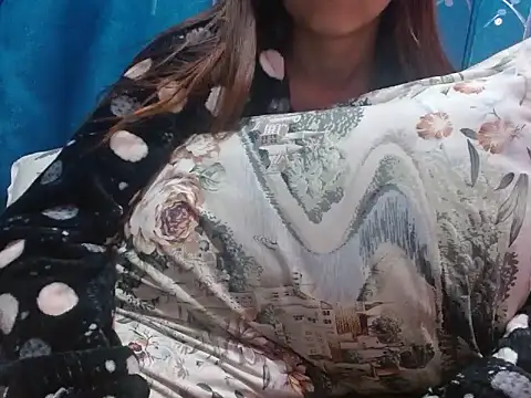 Snapshot of silky_milky chatting on 02.03.25 silky milky online show from 02.03.25