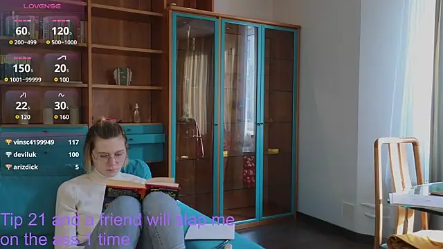 EmmaFisherf online show from 03.05.25