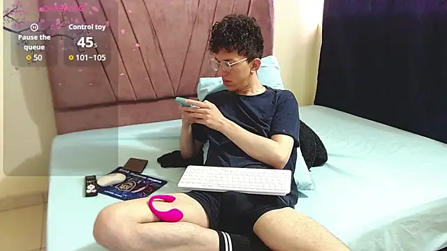 Snapshot of Orlandodcn_69 chatting on 11.09.25 Orlandodcn 69 online show from 11.09.25