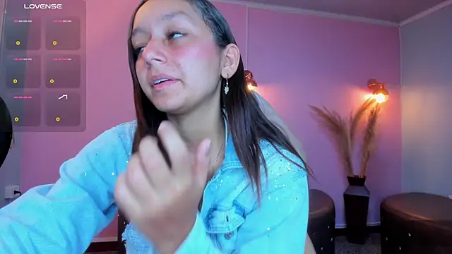 Snapshot of katy_sweet19 chatting on 11.10.25 katy sweet19 online show from 11.10.25