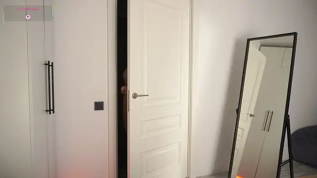 GlamourNova online show from 10.04.25