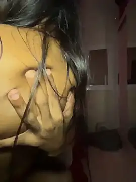 Snapshot of Indiazinhax chatting on 02.14.26 Indiazinhax online show from 02.14.26