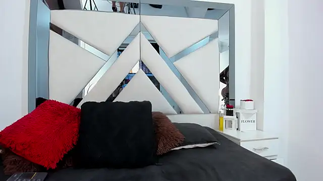 katherineFostel online show from 11.18.25