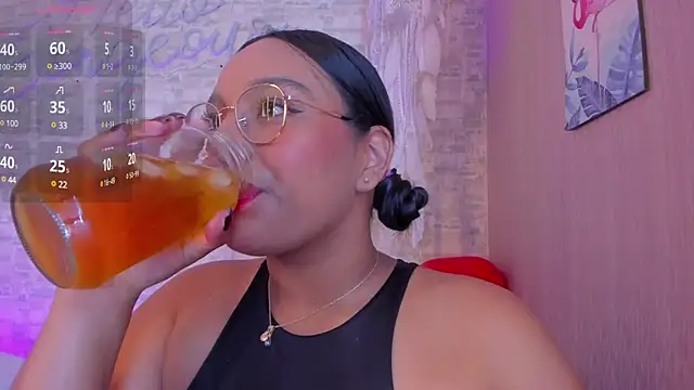 Snapshot of ellamontoya chatting on 02.26.25 ellamontoya online show from 02.26.25